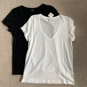 NWT Club Monaco V Neck T Shirts